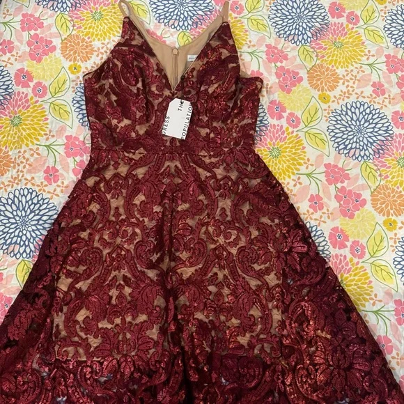 Dress the Population Burgundy Lace Maxi Dress - Picture 3 of 6